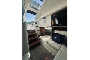 Cruisers 32ft Cruisers Sport Series Yacht For Sale