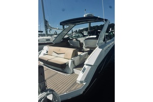 Cruisers 32ft Cruisers Sport Series Yacht For Sale