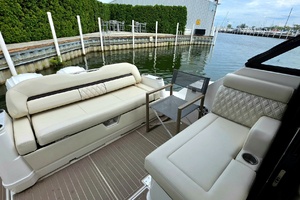 37FT (11.35M) REGAL yacht for sale
