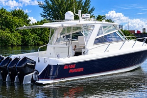 47FT (14.33M) INTREPID yacht for sale