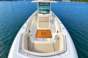 33ft Boston Whaler Yacht For Sale