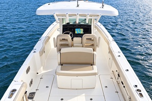 33ft Boston Whaler Yacht For Sale