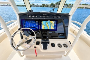33ft Boston Whaler Yacht For Sale
