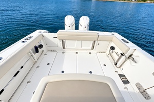 33ft Boston Whaler Yacht For Sale