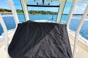 33ft Boston Whaler Yacht For Sale