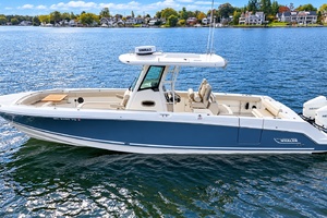 33ft Boston Whaler Yacht For Sale