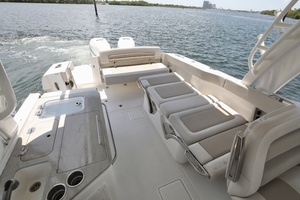 32ft Boston Whaler Yacht For Sale