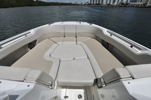 32ft Boston Whaler Yacht For Sale