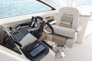 32ft Boston Whaler Yacht For Sale
