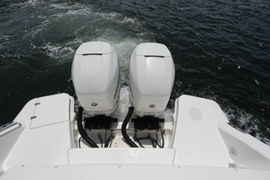 32ft Boston Whaler Yacht For Sale