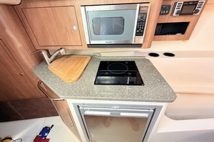 28ft Boston Whaler Yacht For Sale