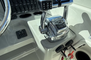 28ft Boston Whaler Yacht For Sale