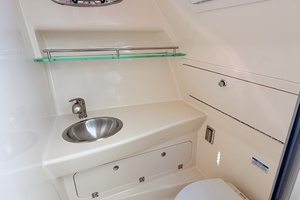 28ft Boston Whaler Yacht For Sale