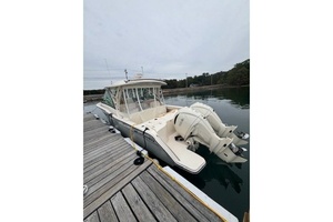 33FT (10.08M) GRADY-WHITE Worth Avenue Yachts