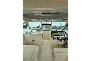 33FT (10.08M) GRADY-WHITE