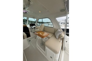 True Companion 30ft Back Cove Yacht For Sale