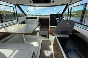27ft Jeanneau Yacht For Sale
