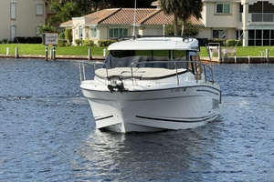 27ft Jeanneau Yacht For Sale