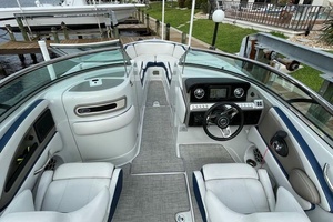 27ft Crownline Yacht For Sale