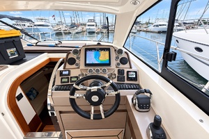 38ft Galeon Yacht For Sale