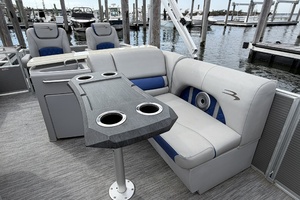 23ft Bennington Yacht For Sale