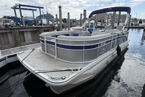 23ft Bennington Yacht For Sale