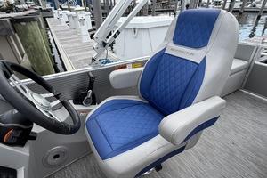 23ft Bennington Yacht For Sale