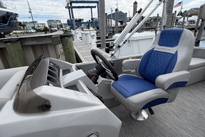 23ft Bennington Yacht For Sale