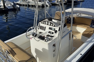 Surrey 24ft Vanquish Yacht For Sale