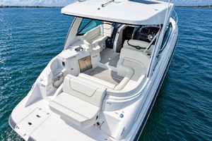 35ft Cruisers Yachts Yacht For Sale
