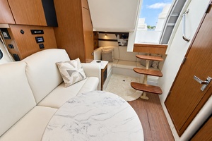35ft Cruisers Yachts Yacht For Sale