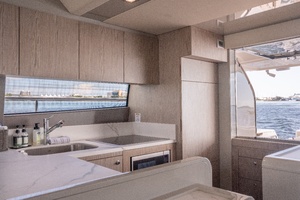 64FT (19.66M) FERRETTI YACHTS