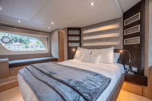 64FT (19.66M) FERRETTI YACHTS