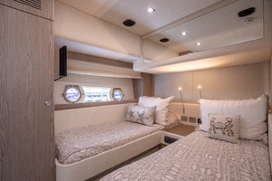64FT (19.66M) FERRETTI YACHTS