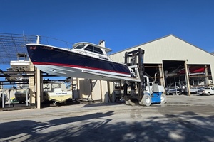 38FT (11.86M) BACK COVE Worth Avenue Yachts