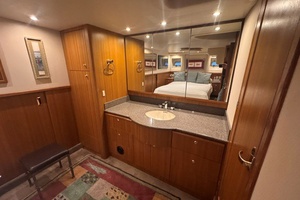 Trading Places 52ft Bayliner Yacht For Sale