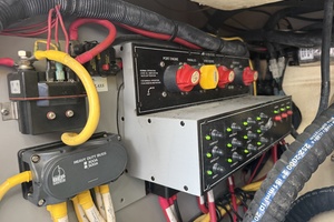33ft Monterey Yacht For Sale