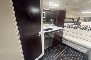33ft Monterey Yacht For Sale