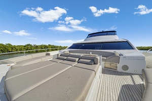 90FT (27.43M) SUNSEEKER