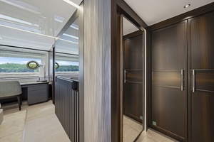 90FT (27.43M) SUNSEEKER