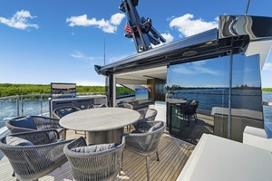 90FT (27.43M) SUNSEEKER