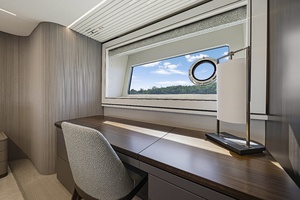 90FT (27.43M) SUNSEEKER
