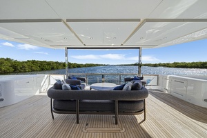 90FT (27.43M) SUNSEEKER
