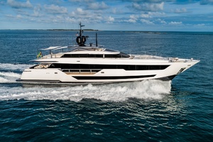 GERRY’S FERRY Worth Avenue Yachts