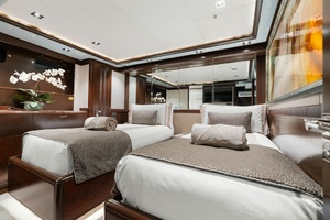 M/Y VIVIERAE II