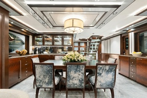 M/Y VIVIERAE II