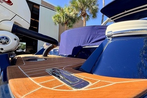 28ft Chris Craft Yacht For Sale