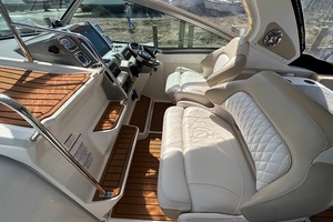 31ft Chaparral Yacht For Sale