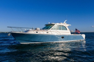 Kalm Harbour 40ft Hinckley Yacht For Sale