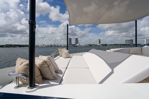 M Y 12 102ft Ocean Alexander Yacht For Sale